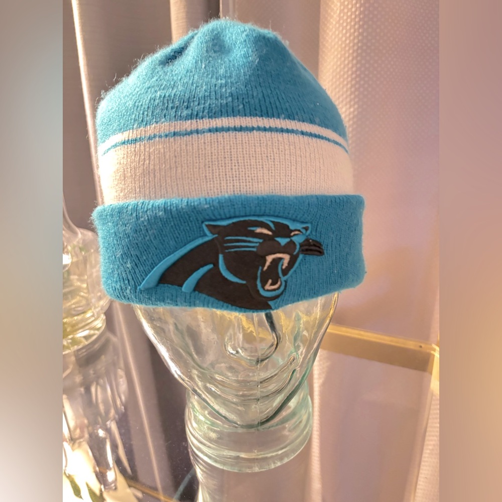 New Era NFL Carolina Panthers On Field Sideline Knit Hat Beanie